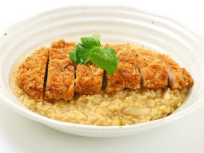 とじないカツ丼」なぜ急増したのか SNSでの“バズり飯”に賛否「分厚いだけ」「サラリーマンの小遣いでは行けない」NEWSポストセブン