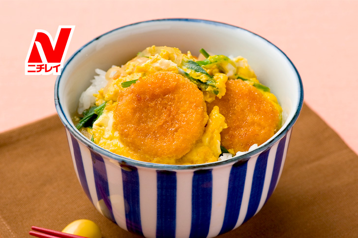 簡単巻きおにぎりレシピ！ソースとんかつの美味しさが溢れる