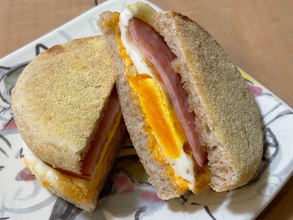 つるうちはなのこてんぱん食堂「おうちで朝マック〜エッグマックマフィン編〜」つるうちはな