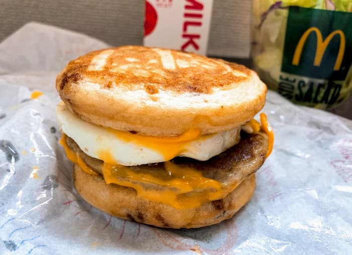ソーセージエッグマフィンの甘いやつ マックグリドルソーセージエッグを食べた感想を紹介します気楽なアーリーリタイアメントを目指して