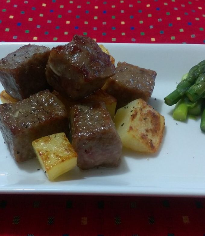 ホクホクじゃがいものサイコロステーキ