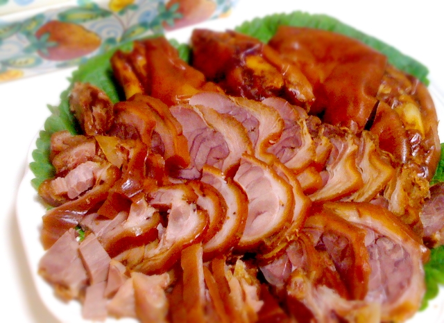 韓国の豚足「チョッパル」のタレと食べ方。ソウルで持ち帰りして食べた話カライチ