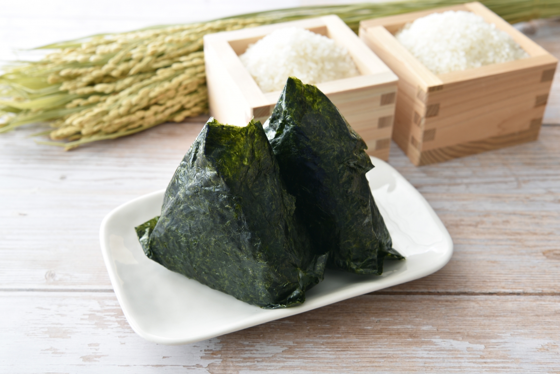 おにぎりを英語で説明すると？外国人観光客が日本のおにぎりにハマる理由WORLDMENU ワールドメニュー