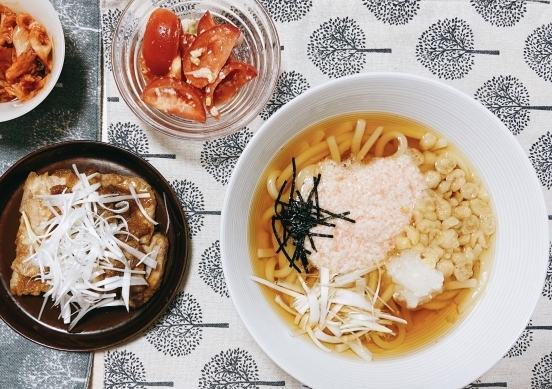 肉汁うどんと天ぷらの美味しい献立