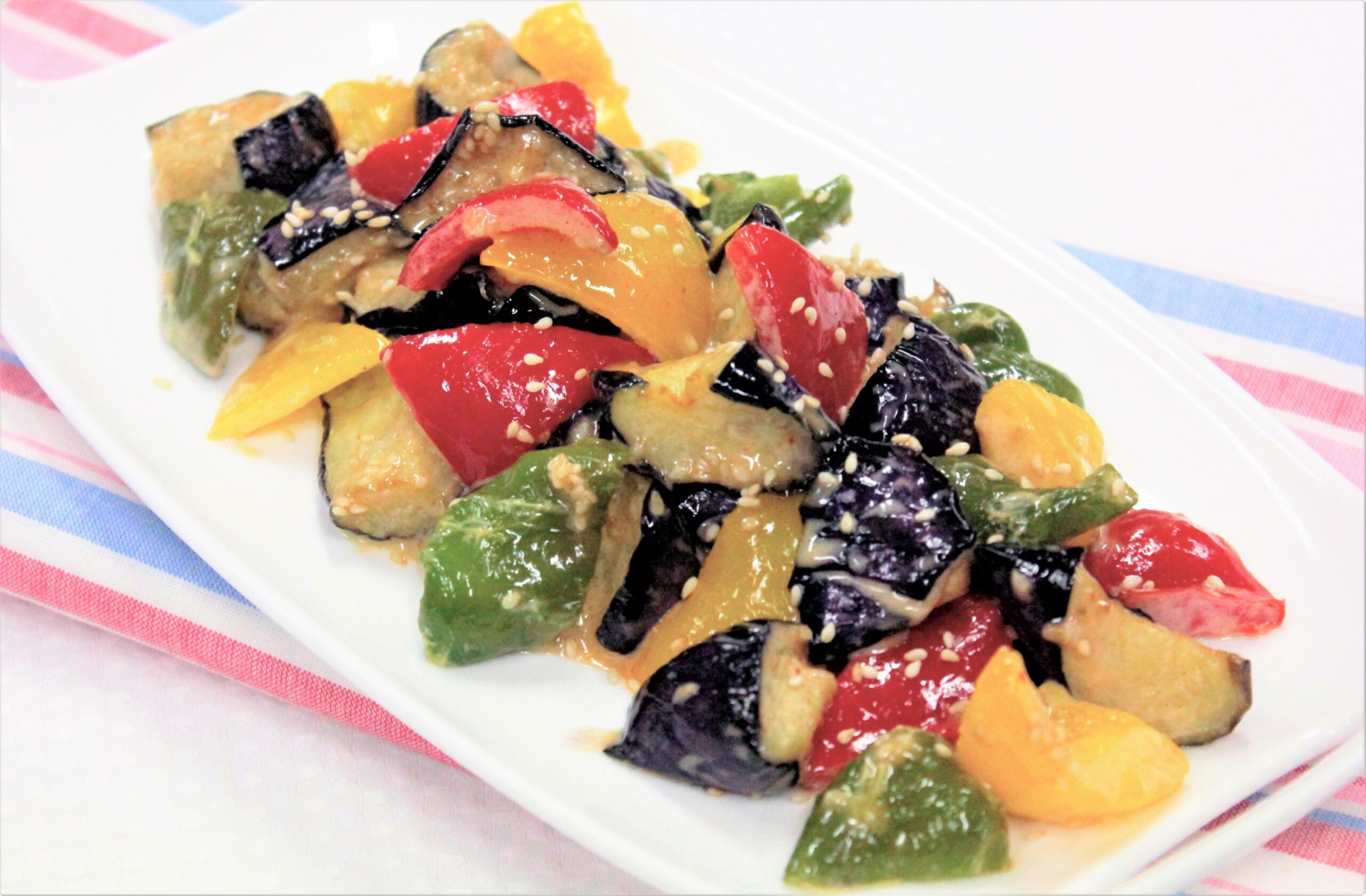 なすとピーマンのカラフルサラダ