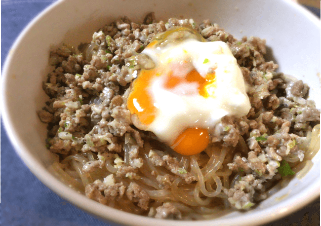 油そばは太る？ラーメンとのカロリー・糖質量の比較や太りにくい食べ方を解説HEALTH MAGAZINE