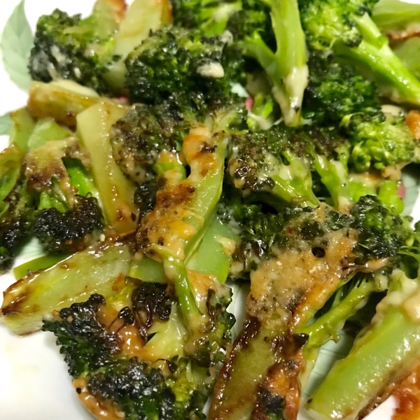 たらとブロッコリーのフライパン蒸しねぎソース