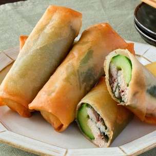 餃子 パリッと香ばしい春巻き風 エビ餃子 60個 豚肉・海老・しいたけ・ニンジン・春雨入り にんにく不使用 冷凍の通販はau PAY マーケット -BAYU STOREau PAY マーケット－通販サイト