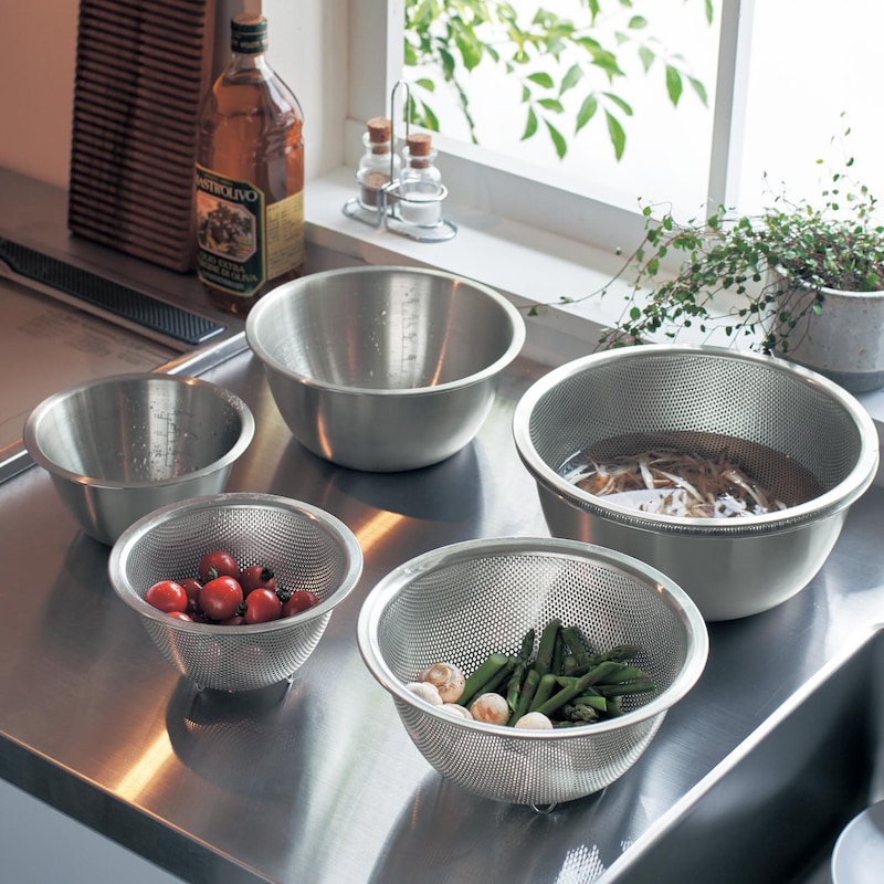 ステンレス ボウル 通販 日本製 ステンレスボウル ミニボウル 手つきボウル 取っ手付き ハンドル 容量500ml 持ちやすい おしゃれ シンプル混ぜる お菓子作り ミキシングボウル 下ごしらえ 調理ツール 調理器具 キッチン ヨシカワ ギフト お祝い即日発送 手付きボウル