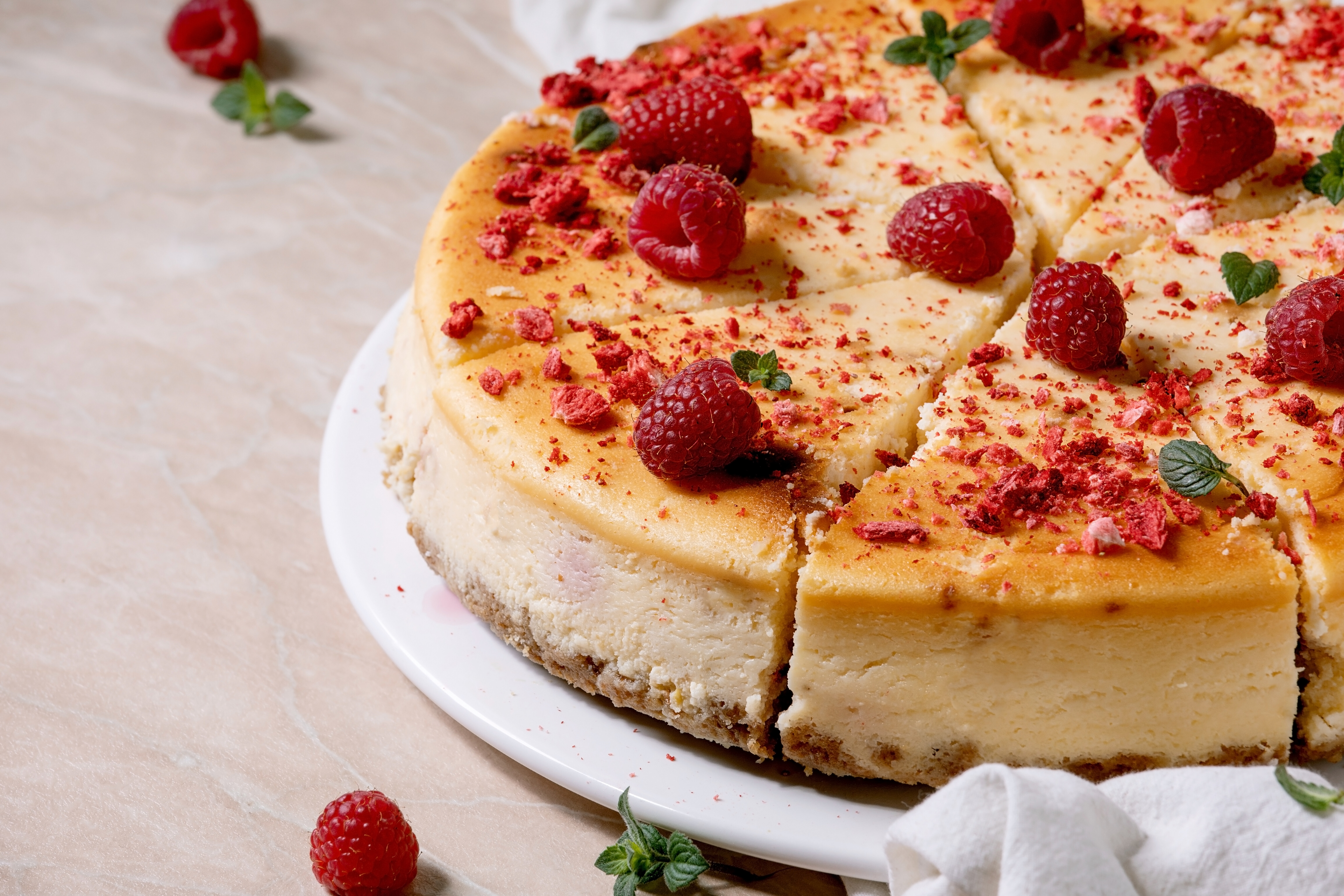 新品 リンツリンドールバレンタイン限定ラズベリーチーズケーキ