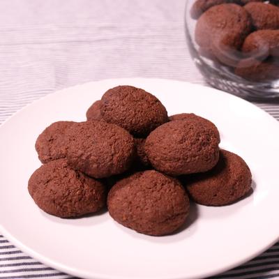 @healthy_cafegohan👈痩せる豆腐スイーツはこちら, ＼揚げずにヘルシー！おからドーナツ , ３回失敗してたどり着きました！,もちっとした重さも残した「おからドーナツ」レシピです。, 旦那氏がおからドーナツ好きなんだけど, これなら揚げないししヘルシー◯,食物繊維もたっぷりでお通じにも効果的だよ🙆‍♀️,, 材料2人分, ・おからパウダー12g,