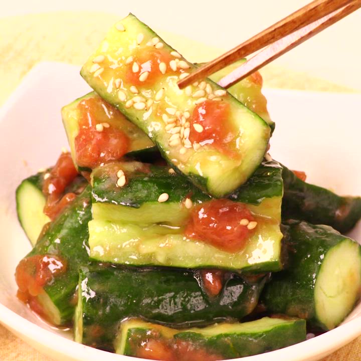 1食500kcal台でも大満足！ トマトとたたききゅうりの梅しそあえ