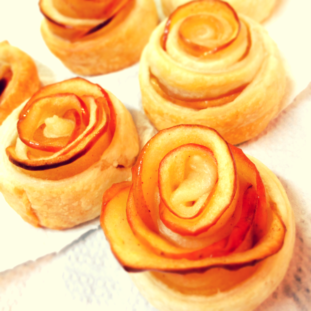 餃子の皮で薔薇のアップルパイを作ろう！簡単なレシピ・作り方