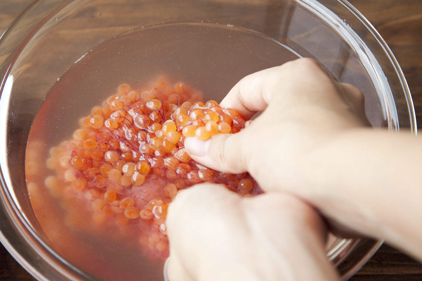 生筋子から自家製いくらを作る際、どれだけ熱いお湯を使って大丈夫か検証する - I AM A DOG