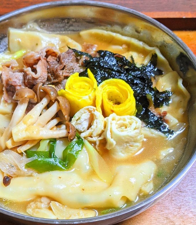 切り餅と餃子で！韓国のお雑煮レシピ。煮干出汁のトックマンドゥグク 떡만두국カライチ