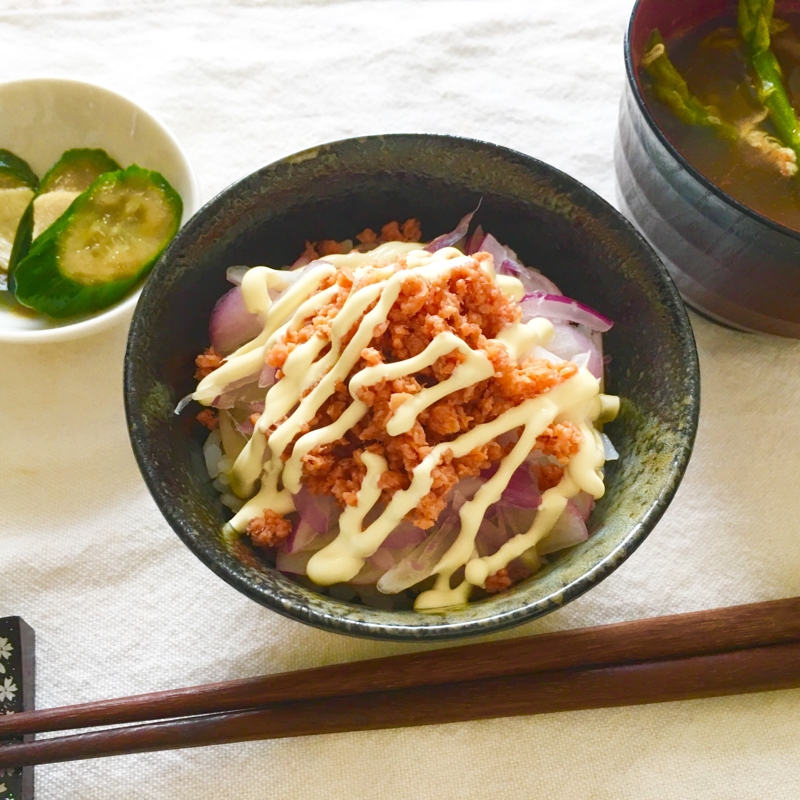 材料3つで超簡単！究極のズボラ飯！ふわとろカルボ飯の作り方 - だれウマ