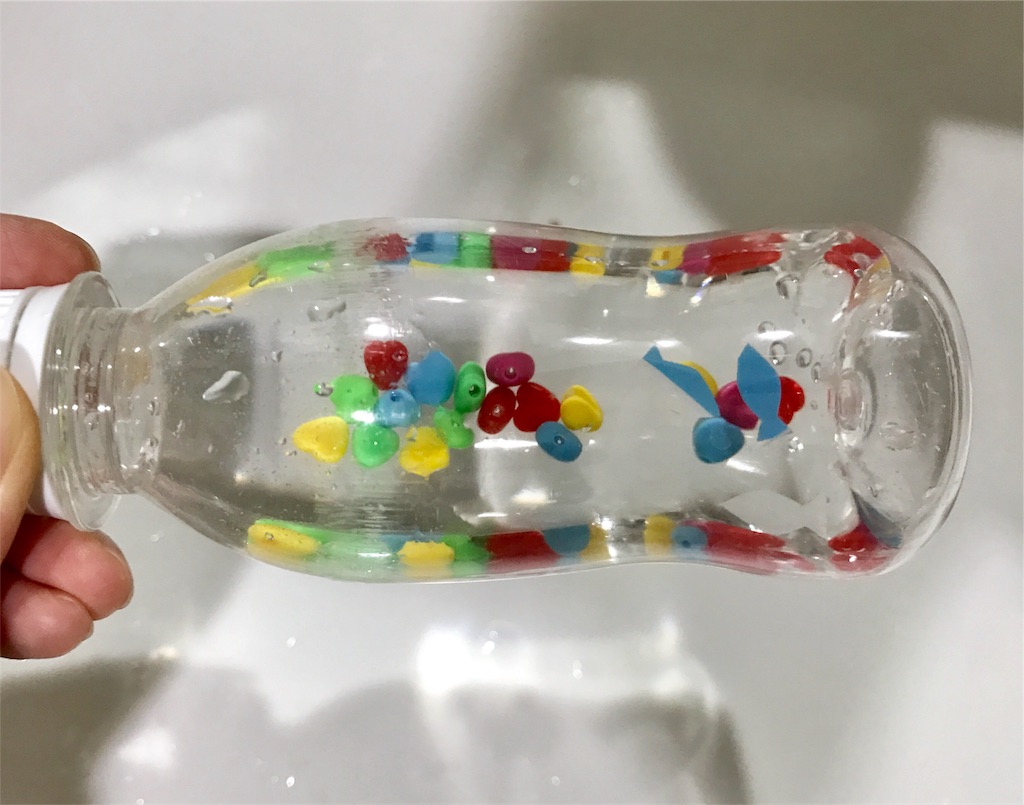 ペットボトルシャワー 製作手作りおもちゃ 保育士・幼稚園教諭のための情報メディア ほいくis ほいくいず