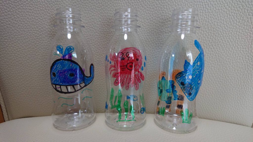 ペットボトルシャワーの簡単な作り方とアレンジ例！お風呂や水遊びがもっと楽しく♪おうちdeあそぼ