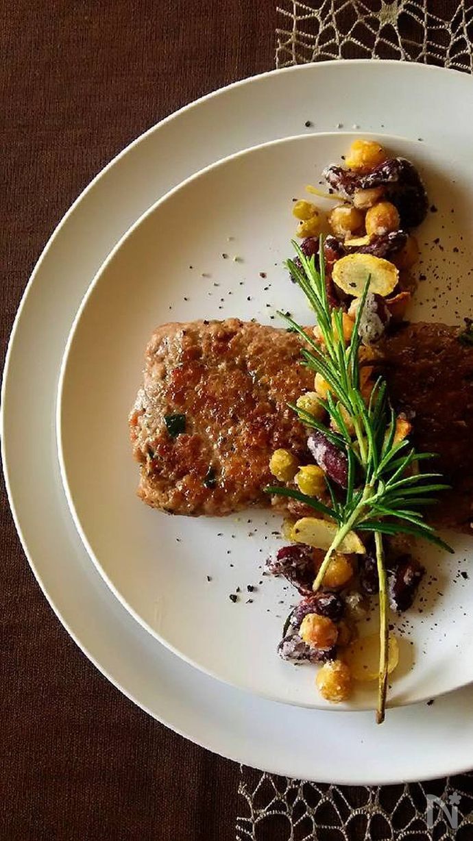 暮らし実践！盛り付け術2 「ハンバーグ」を美味しく盛り付ける、3つのコツ - 家電 Watch