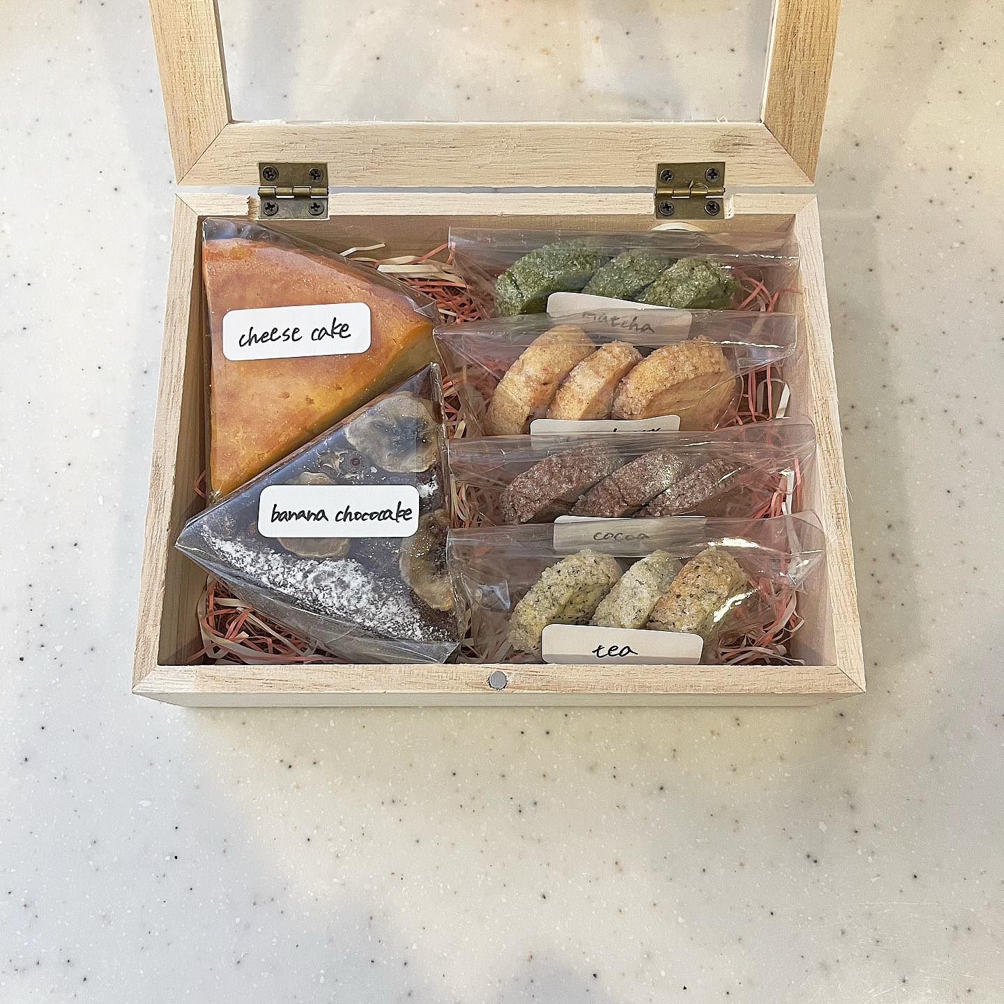 幸せをギューッと詰め合わせて。ちょっとしたプレゼントにクッキーBOXを手作りMERY