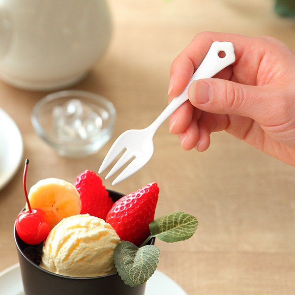 フォーク ステンレス 子供 キャラクター ディナーフォーク おしゃれ かわいい スケーター fs1c 食洗機対応 カトラリー こども プレゼントお誕生日 シンプル 刻印スヌーピー snoopy ピーナッツ 女性 レディース