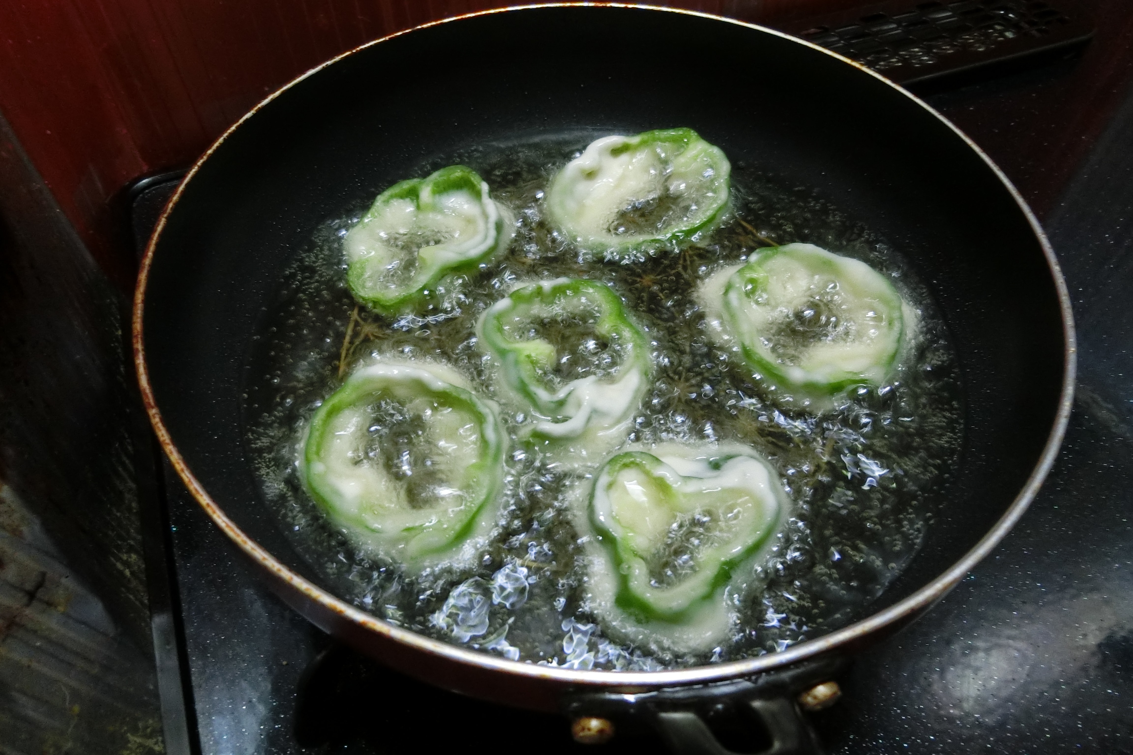 サクサクおいしい！子供も喜ぶピーマンのリング天ぷらレシピぎんもく食堂のごはん日記