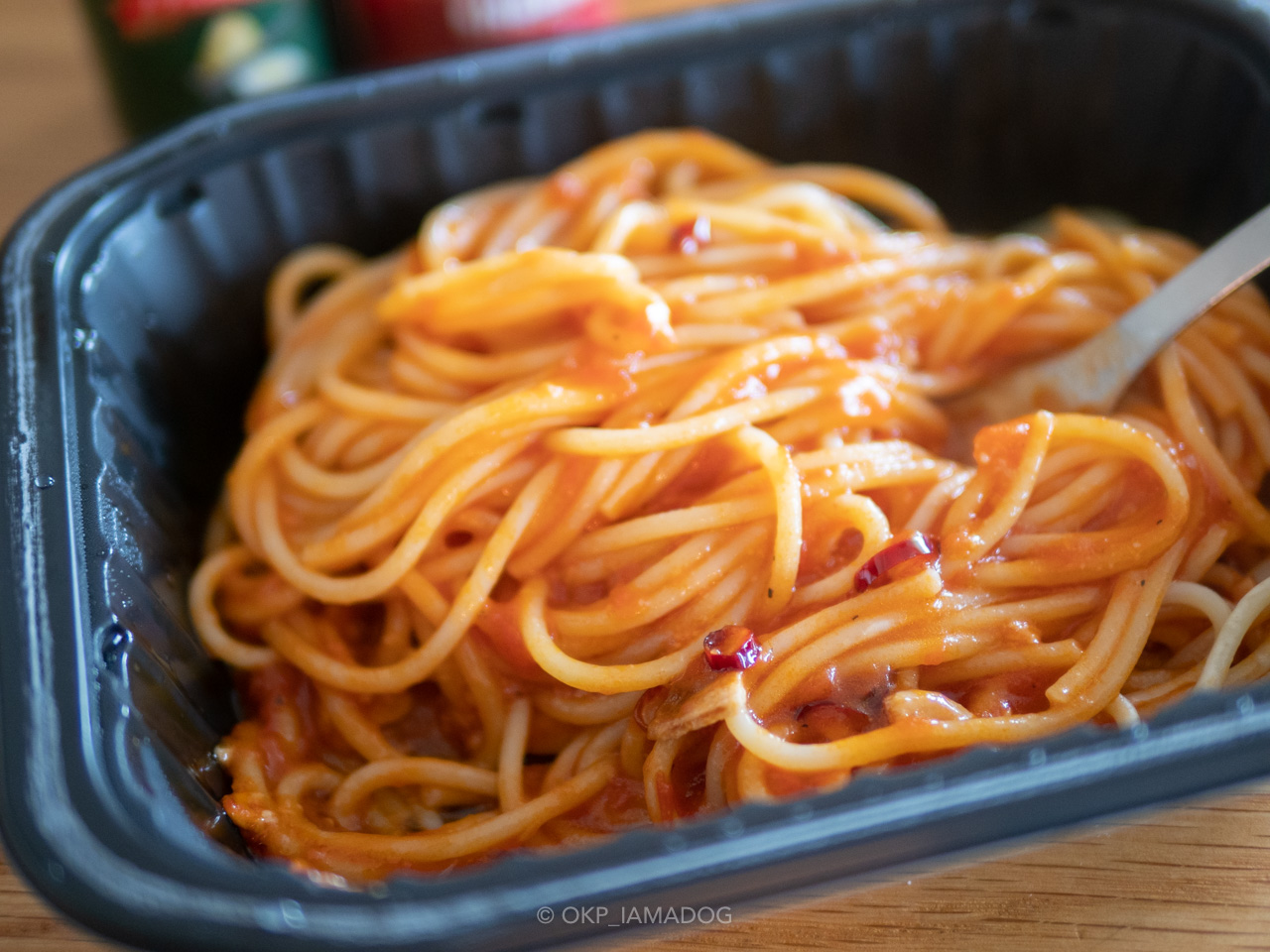 グルメ セブンイレブン限定！カプリチョーザ監修の冷凍パスタ「トマトとニンニク」を正直レビューけだらけの正直レビュー ２