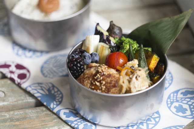 夏場に保温弁当箱を使う際の注意点は？傷みを予防する使い方のポイント暮らしのかくし味象印から、暮らしがほんの少し豊かになる、生活に役立つプラスな情報をお届けします