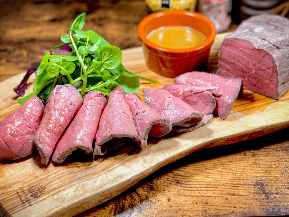 57℃ BONIQ 特製ソースレシピ「赤ワインソース」：ローストビーフBONIQ ボニーク 公式低温調理レシピサイト