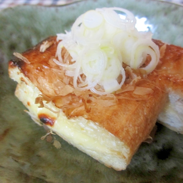 豆撰「ばばちゃんの気まぐれ弁当」 定番の栃尾寿司 冷めても美味しいお弁当です。 厚揚げと鳥肉だんごと 今野菜です。 化学調味料不使用 地元野菜カロリー控えめで 薄味 外食、お弁当は味付けが濃くありませんか？栃尾の油揚げ豆撰新潟産野菜 のいなり産 いなり