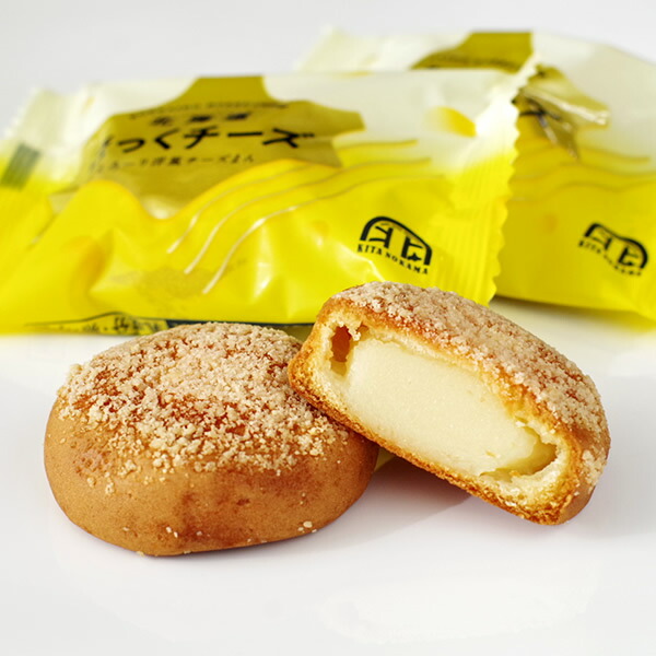 おうちでHOCのチーズケーキはいかがですか？ お好きなフルーツを添えて ちょっと豪華にしてみたり🍇✨ お気に入りのお皿に可愛く盛り付けてみたり🍽✨ 至福のひとときを、 HOCのチーズケーキと ☕️