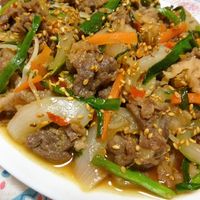 牛肉とにらのプルコギ風のレシピ・作り方和食がいっぱい。ヒガシマルレシピ ヒガシマル醤油