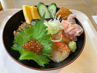 海ほたるおすすめグルメ10選！ドライブで海鮮や限定スイーツを堪能 - じゃらんレンタカードライブガイド