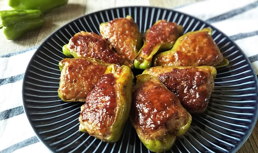 丸ごとピーマンの肉詰め