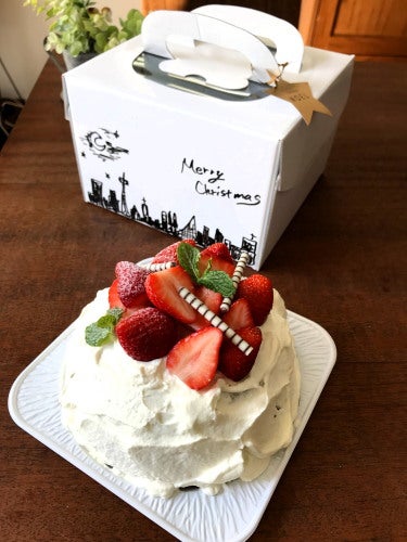 オススメです！！当日でも間に合う簡単クリスマスケーキ＊市販のロールケーキで山本ゆりオフィシャルブログ「含み笑いのカフェごはん『syunkon』」Poweredby Ameba