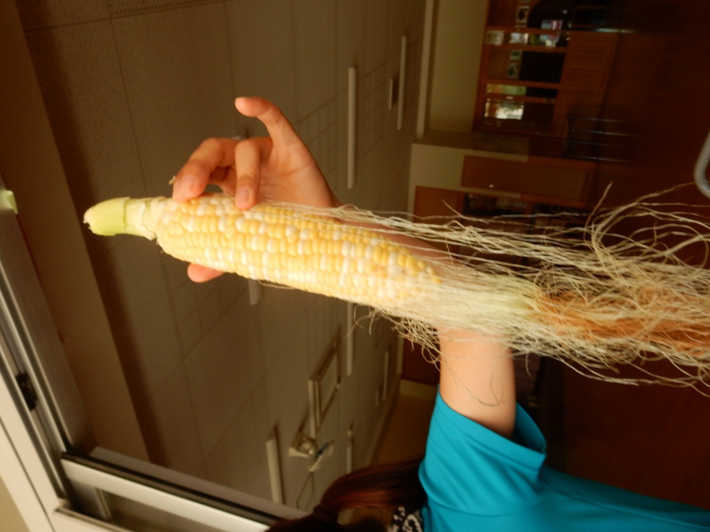 自分でむくとおいしいね!とうもろこしの皮むき体験ママ 赤ちゃん 初めてでも 簡単 レシピ 作り方 - YouTube