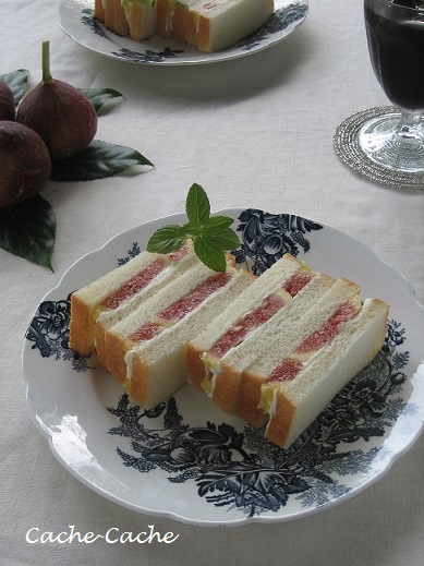 「ひるまえほっと」ごまとマスカルポーネとあんこのバゲットサンド