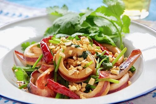 ブロッコリーとイカのオイスター炒め