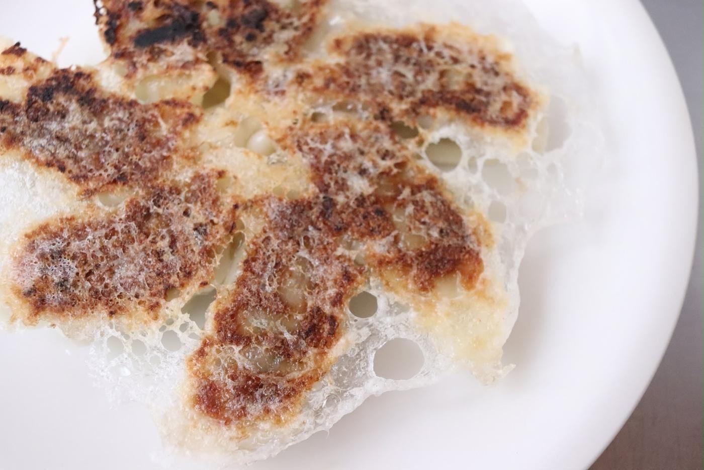 レトルト餃子の水溶き片栗粉焼き