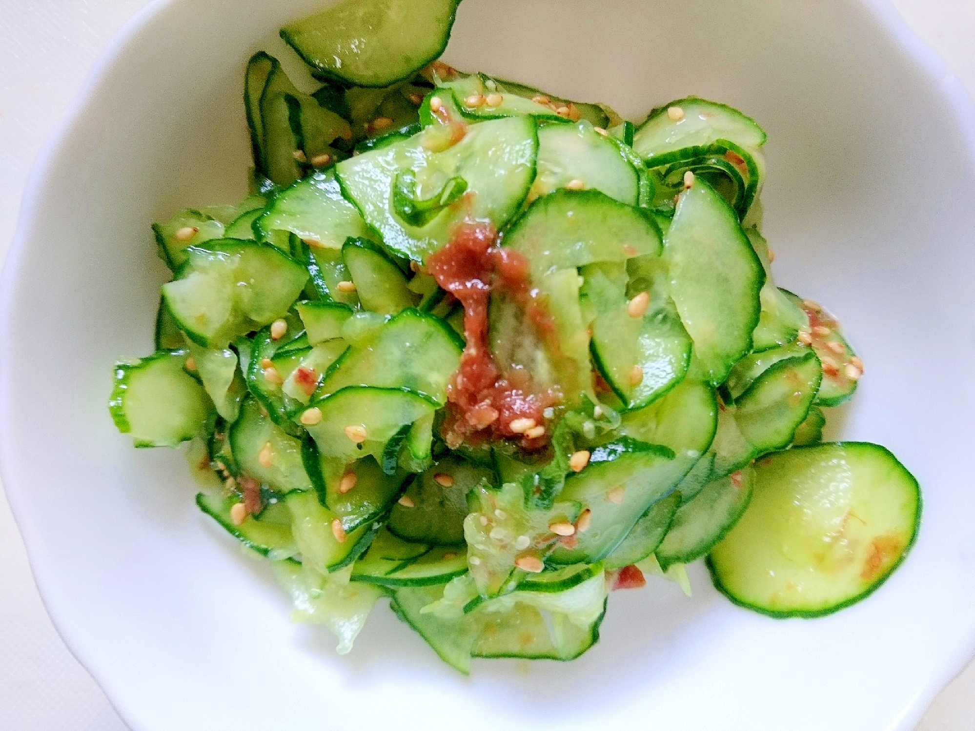 夏バテ対策にも♪ 叩ききゅうりのおかか梅にんにくしそ和え花ぴーのあてレシピ