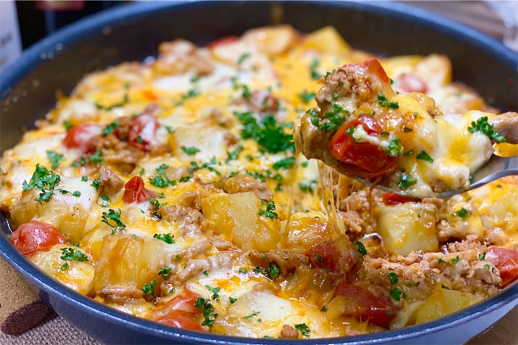 トマトとじゃがいものモッツァレラチーズ焼き