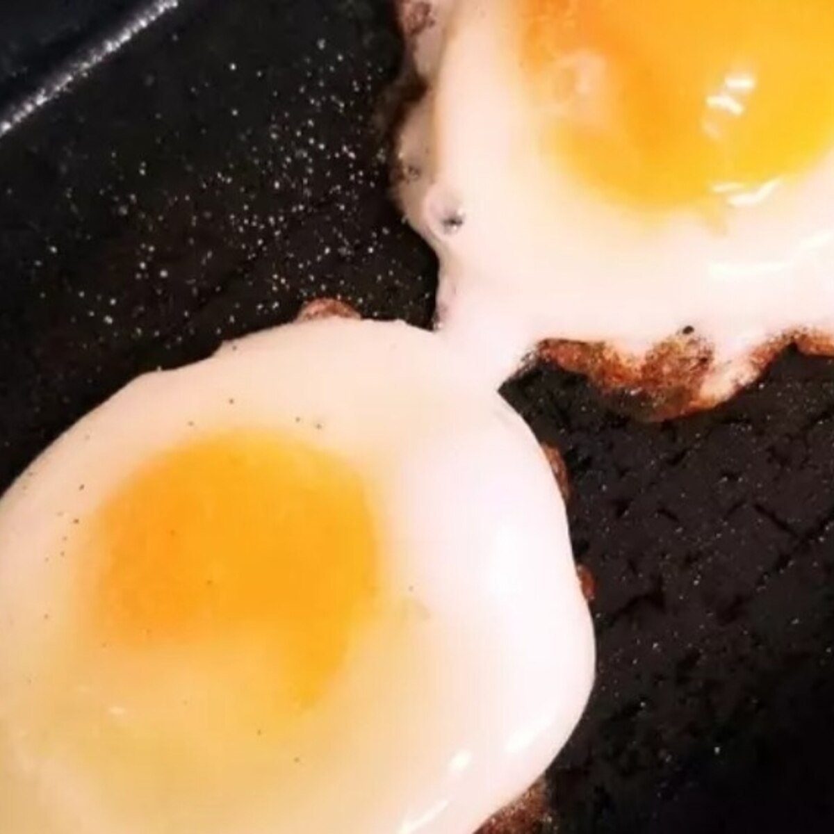 冷凍たまごでミニ目玉焼き