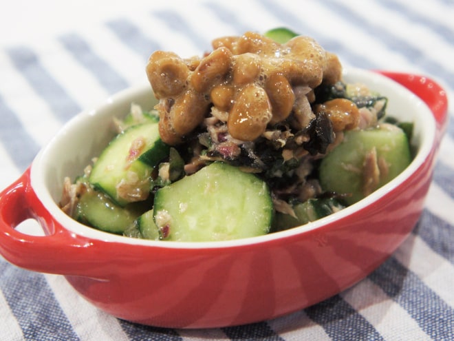 爽やかに食欲増進 大葉と胡瓜の梅漬け。 - YouTube