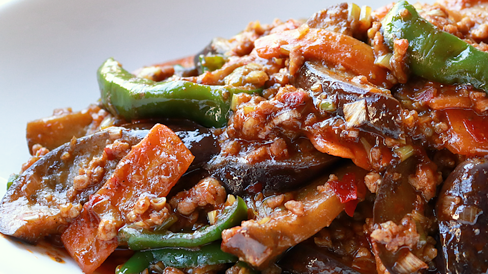 ごはんがすすむ味わい♪ 豚肉とピーマンの甜麺醤炒め