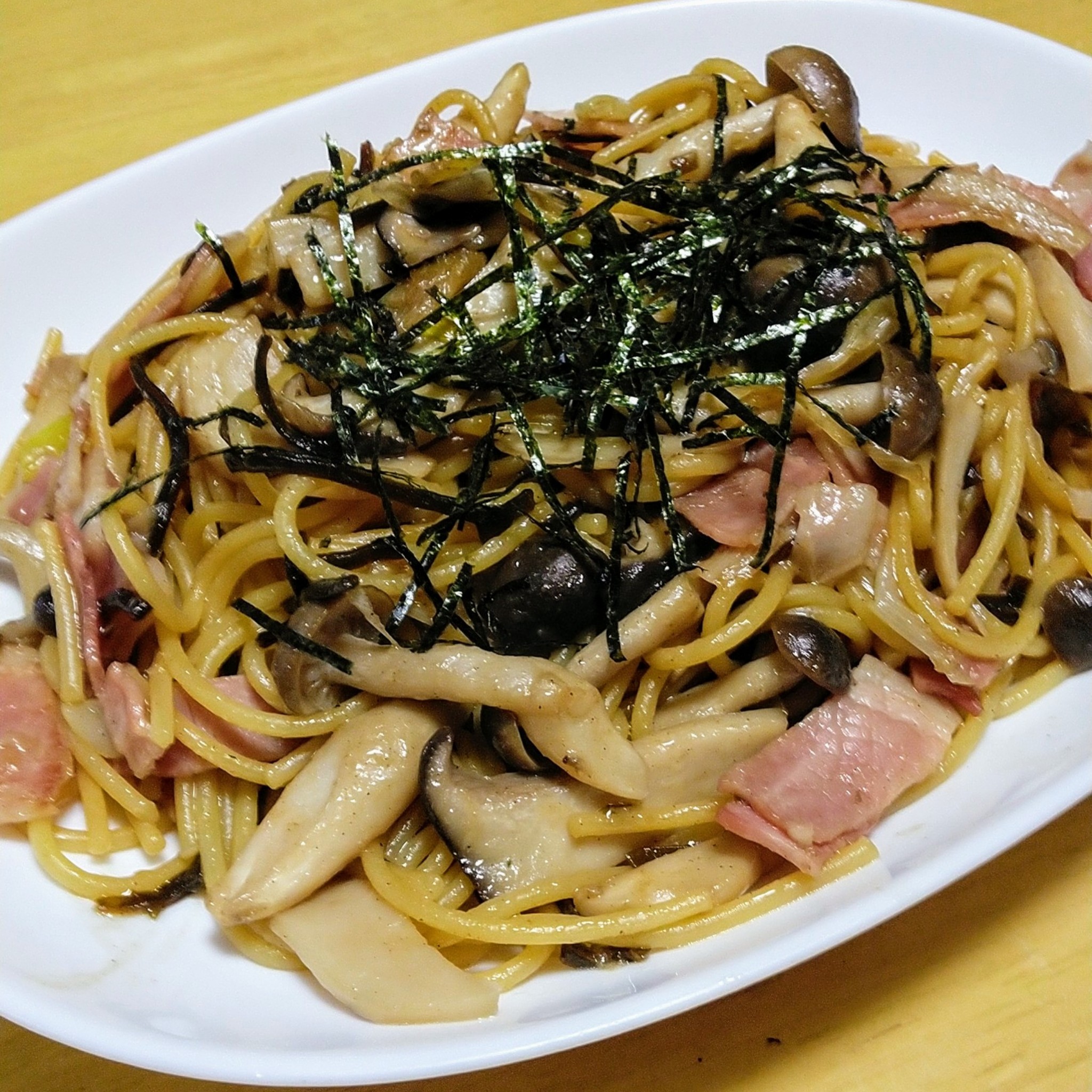 塩昆布で簡単に！ベーコンと玉ねぎの和風パスタ