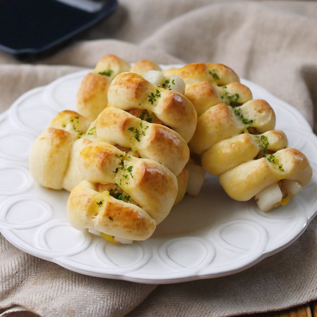 ホットケーキミックスを使えば発酵不要！「新玉ねぎとコーンの惣菜パン」レシピ