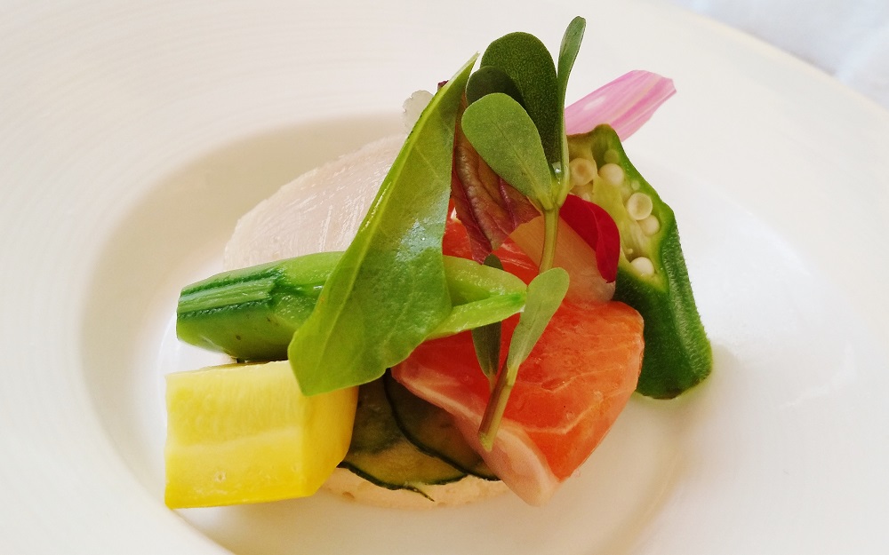 パリのレストランでフランス語の料理メニューから注文をしてみよう！ロコタビ