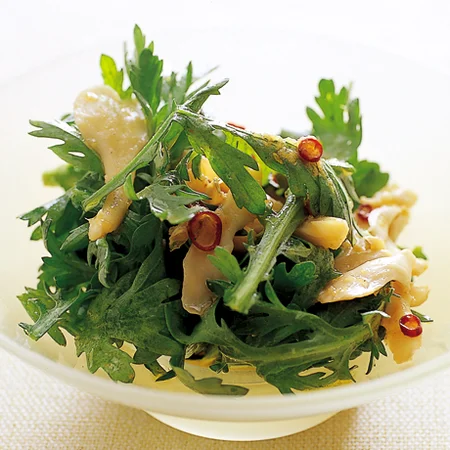 キャベツと人参 白舞茸のお味噌汁 ⁡ 色合いが美しく仕上がって 舞茸のうま味のある白舞茸🤍 モリモリのキャベツと人参を合わせてお野菜不足解消の一杯でした〜♪ ⁡ ◇作り方手順 ①鍋に水と白舞茸と短冊切りの人参を 入れ沸騰してから約5分ほど煮ます。 ②ざく切りに