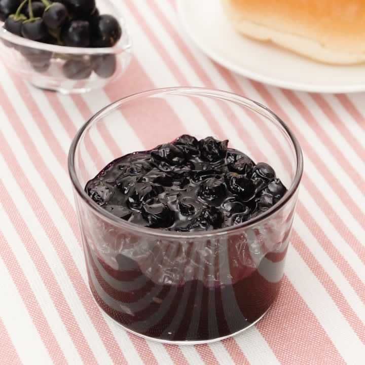 自家製のハックルベリー その① 〜我が家で栽培中のハックルベリーも収穫の時期です雨がやんだら裏庭に