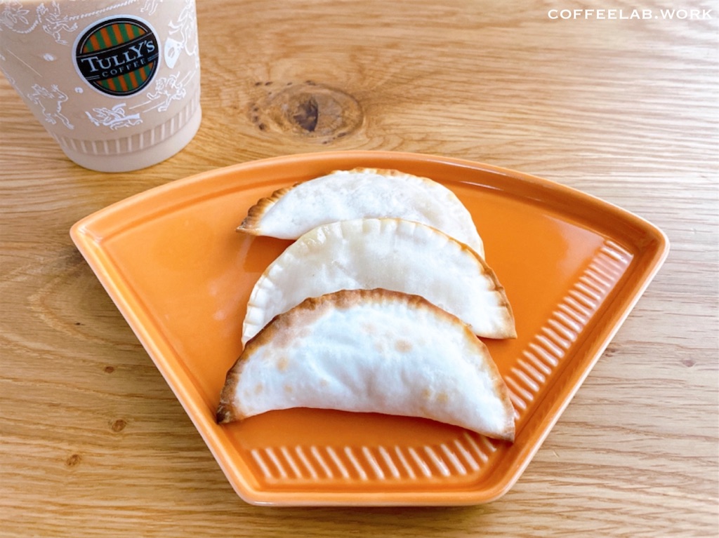 餃子の皮でつくるアップルパイ」がお手軽なのに美味しい◎ 餃子の皮とりんごジャムで作れちゃいますPouch ポーチ